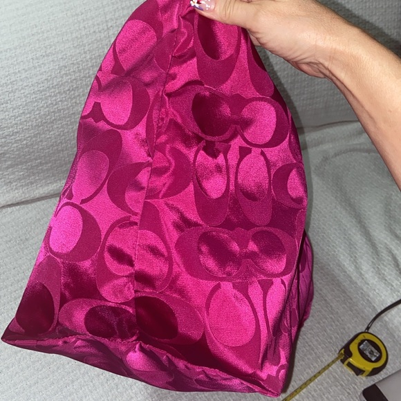 Like new Coach Getaway Signature Nylon Packable Weekender in Hot Pink - Picture 7 of 14